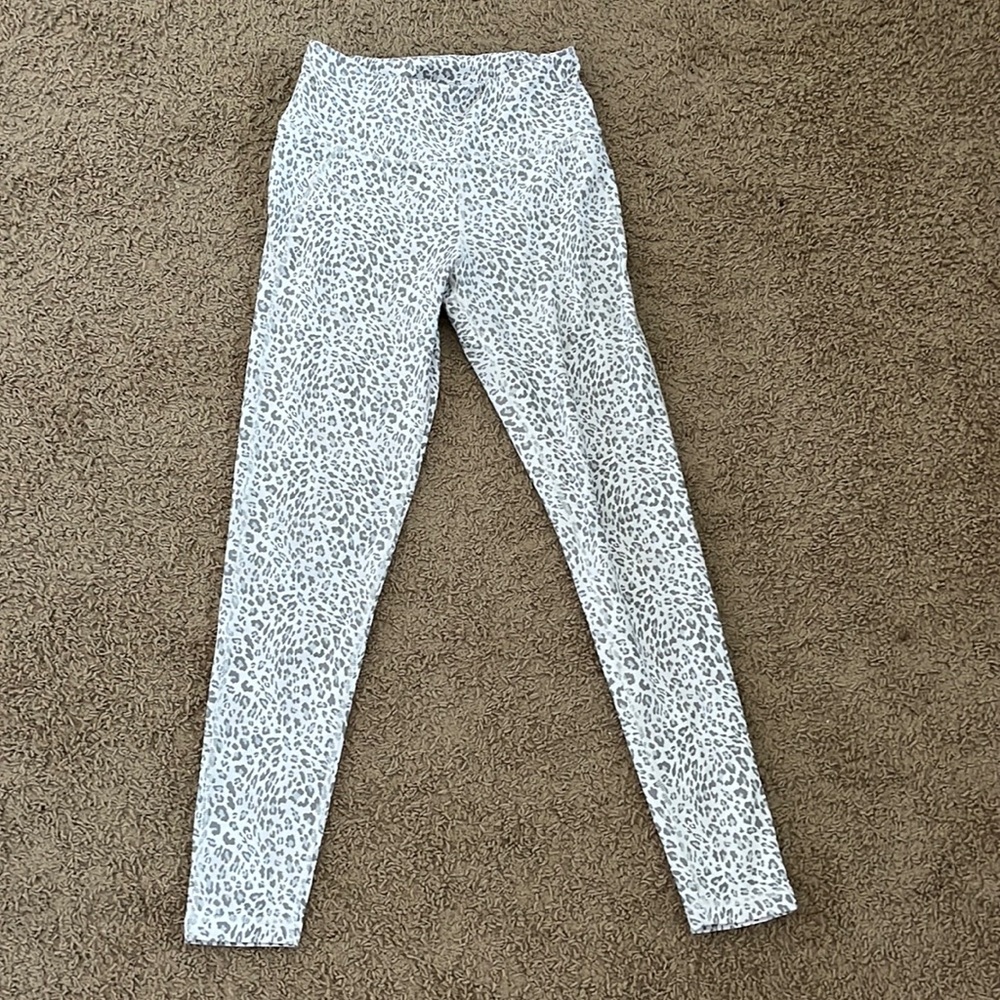 refuge leopard print leggings size: M